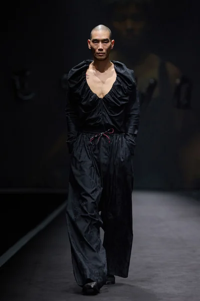 Look 3
